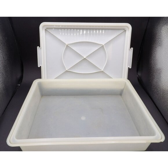 Tupperware Sheet Cake Carrier 16"x9½"x4" Plastic Storage Container W/O Handle - Picture 3 of 3